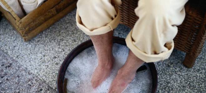 Можно ли парить ноги при подагре во время обострения?