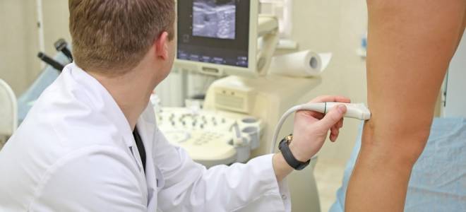 Почему отекают ноги у женщин после 50 лет?